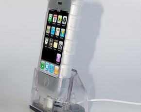 zcover_iphone_dock_IN_B_500.jpg