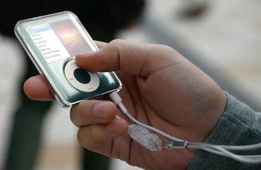 Las fundas TUNESHELL ofrecen protección transparente a tu iPod