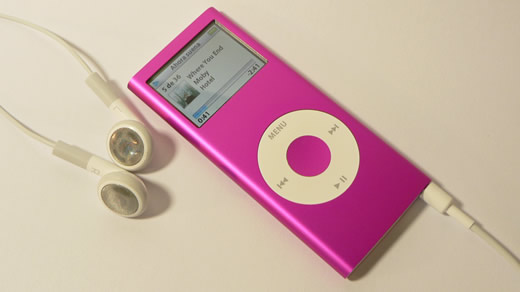 iPod nano 2G reproduciendo una cancion