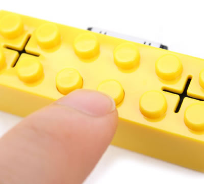 Mini altavoces para iPod con forma de Lego