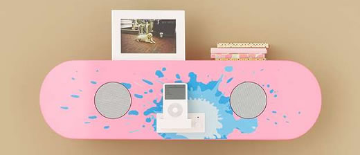 Estantes con altavoces y conexión para iPod en forma de Skateboard y Snowboard